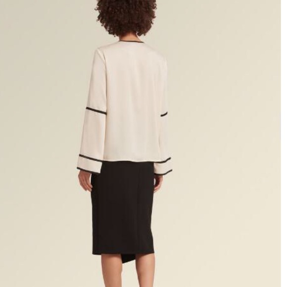 🎀 Donna Karan Crew Neck Blouse - Picture 5 of 5